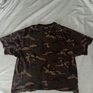 Yeezy Men's Brown Camouflage Tee